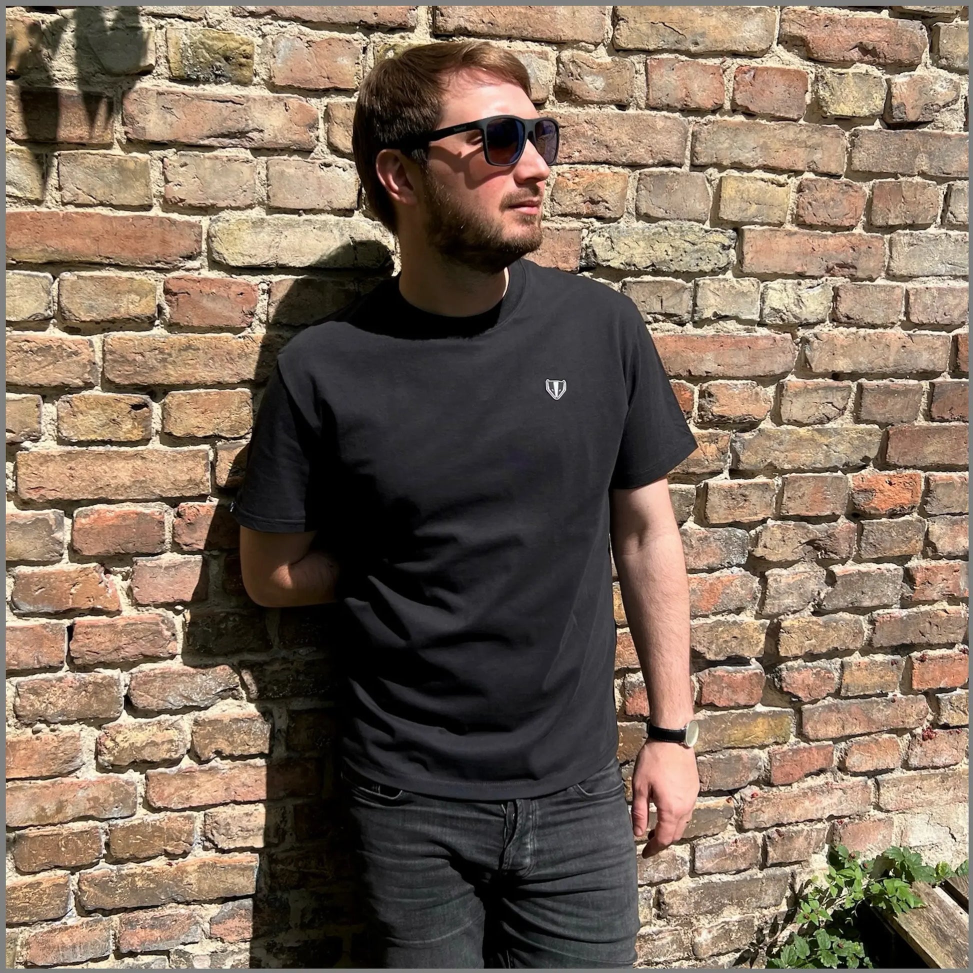 DACHS Unisex T-Shirt with Badge - Black DACHS Road-cycling - Radsport