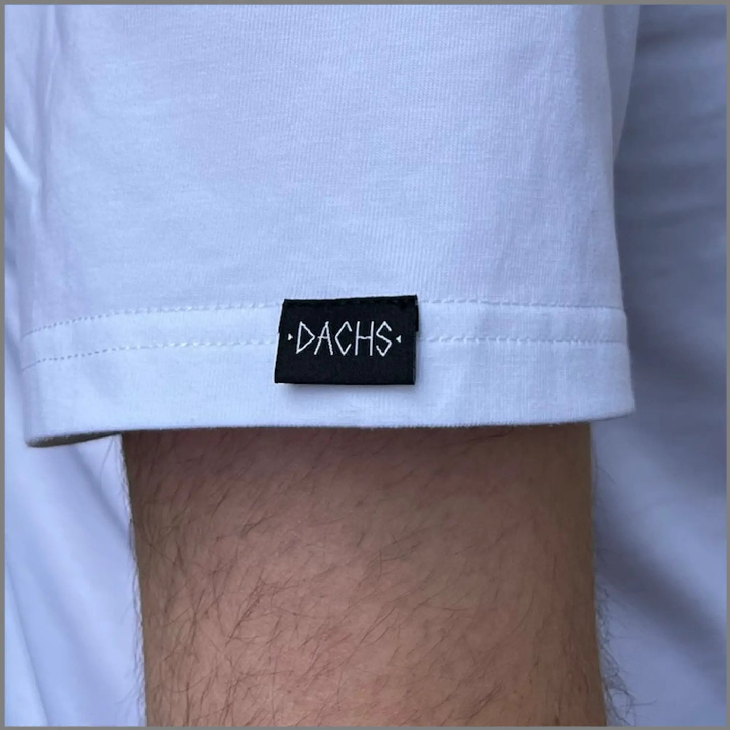 DACHS Unisex T-Shirt with Badge - White DACHS Road-cycling - Radsport