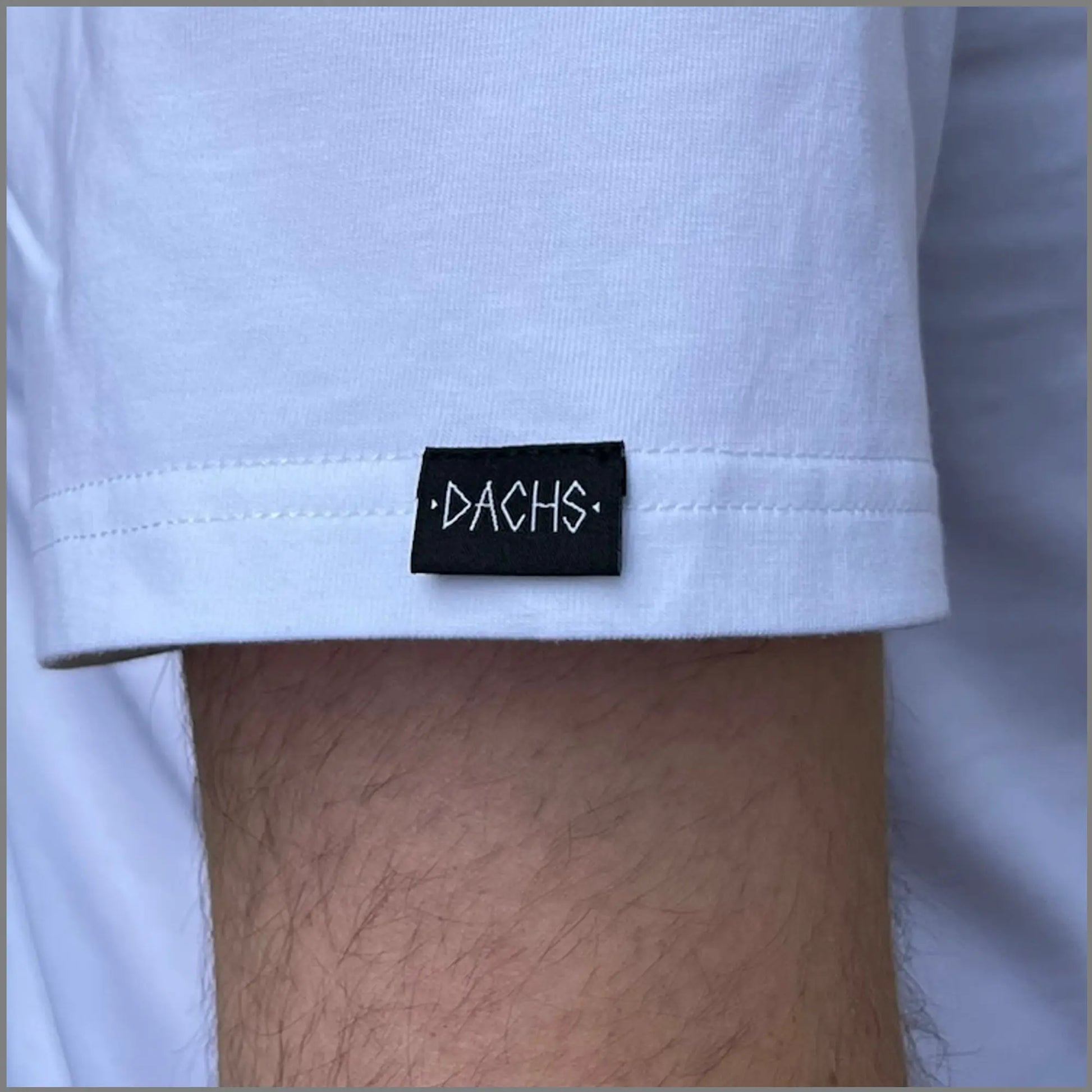 DACHS Unisex T-Shirt with Badge - White DACHS Road-cycling - Radsport